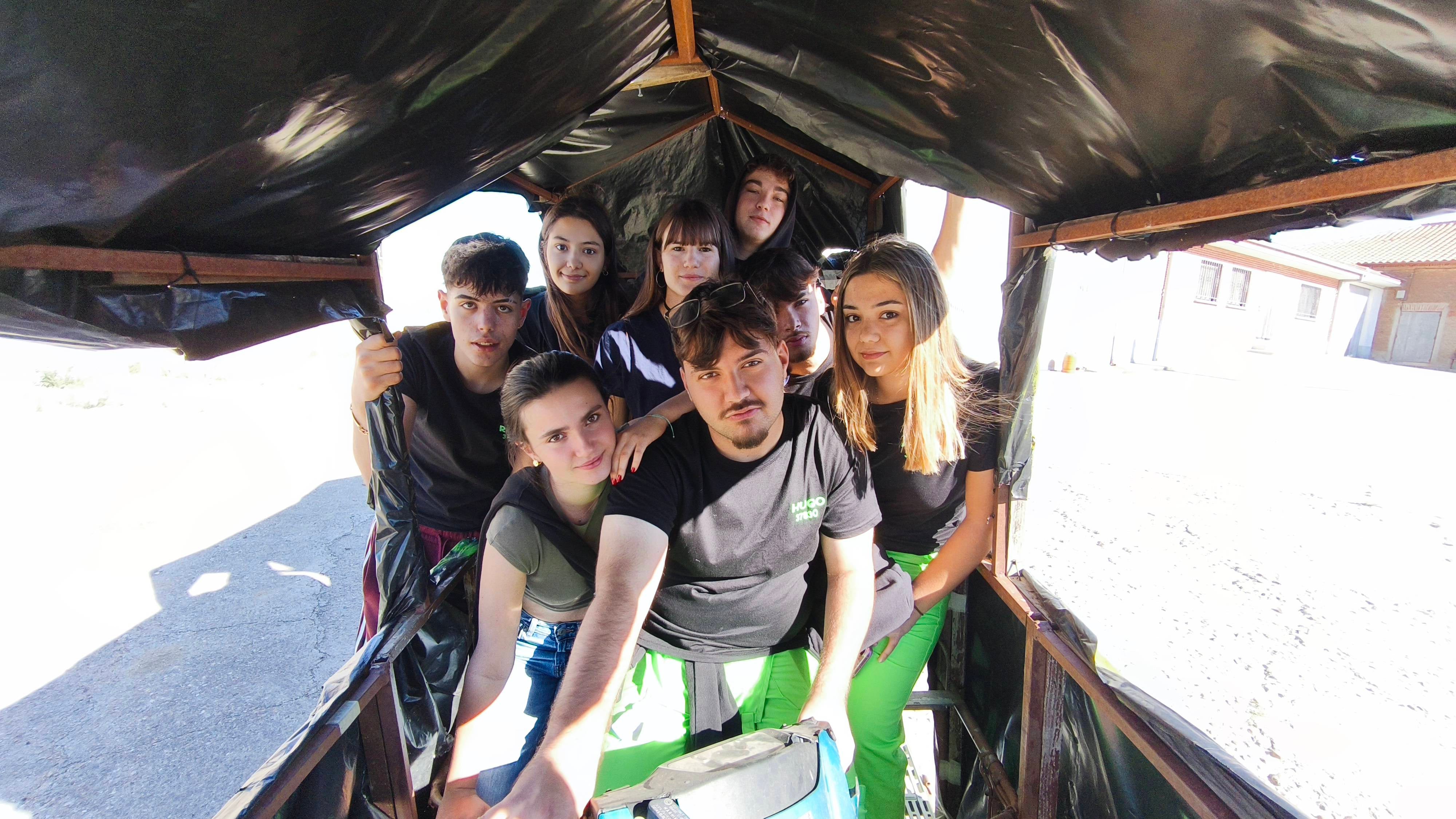 Los niños y jóvenes llenan de alegría las calles de Coca de Alba