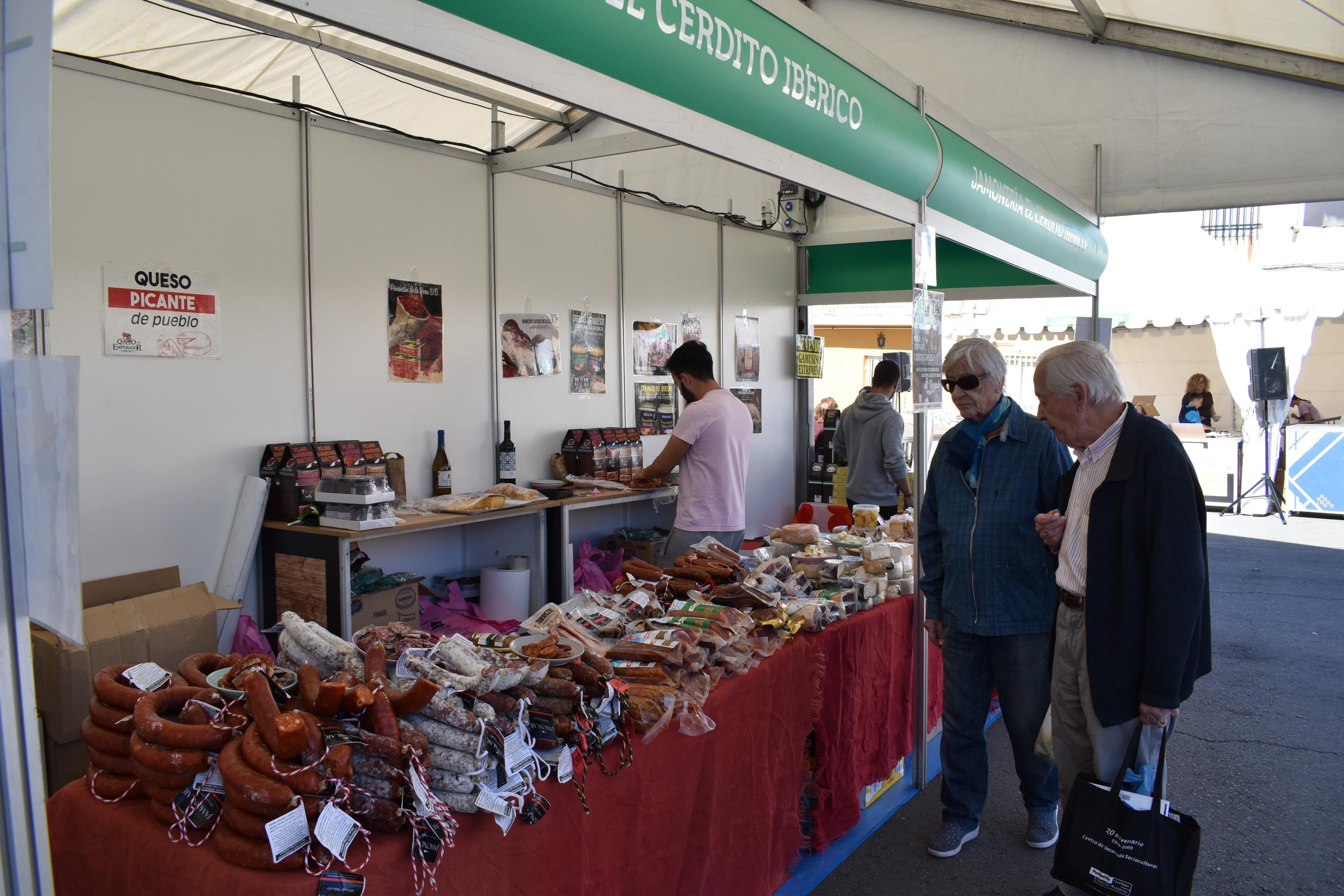 Cabrerizos triunfa con su feria agroalimentaria