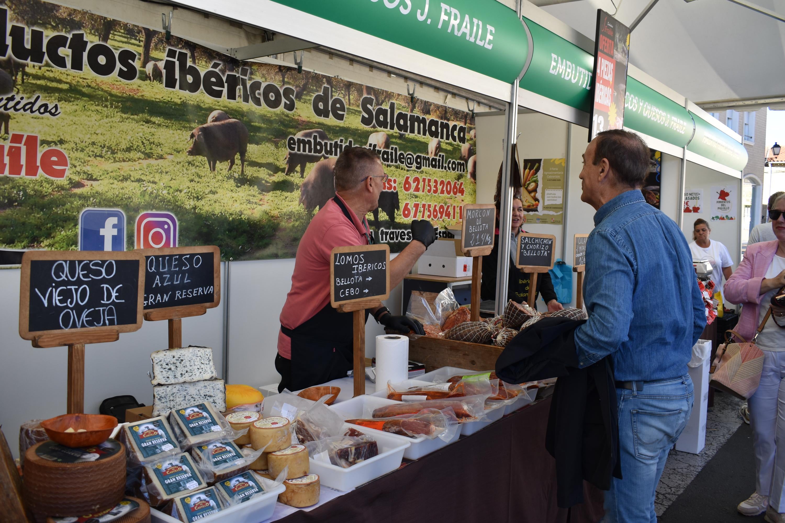Cabrerizos triunfa con su feria agroalimentaria