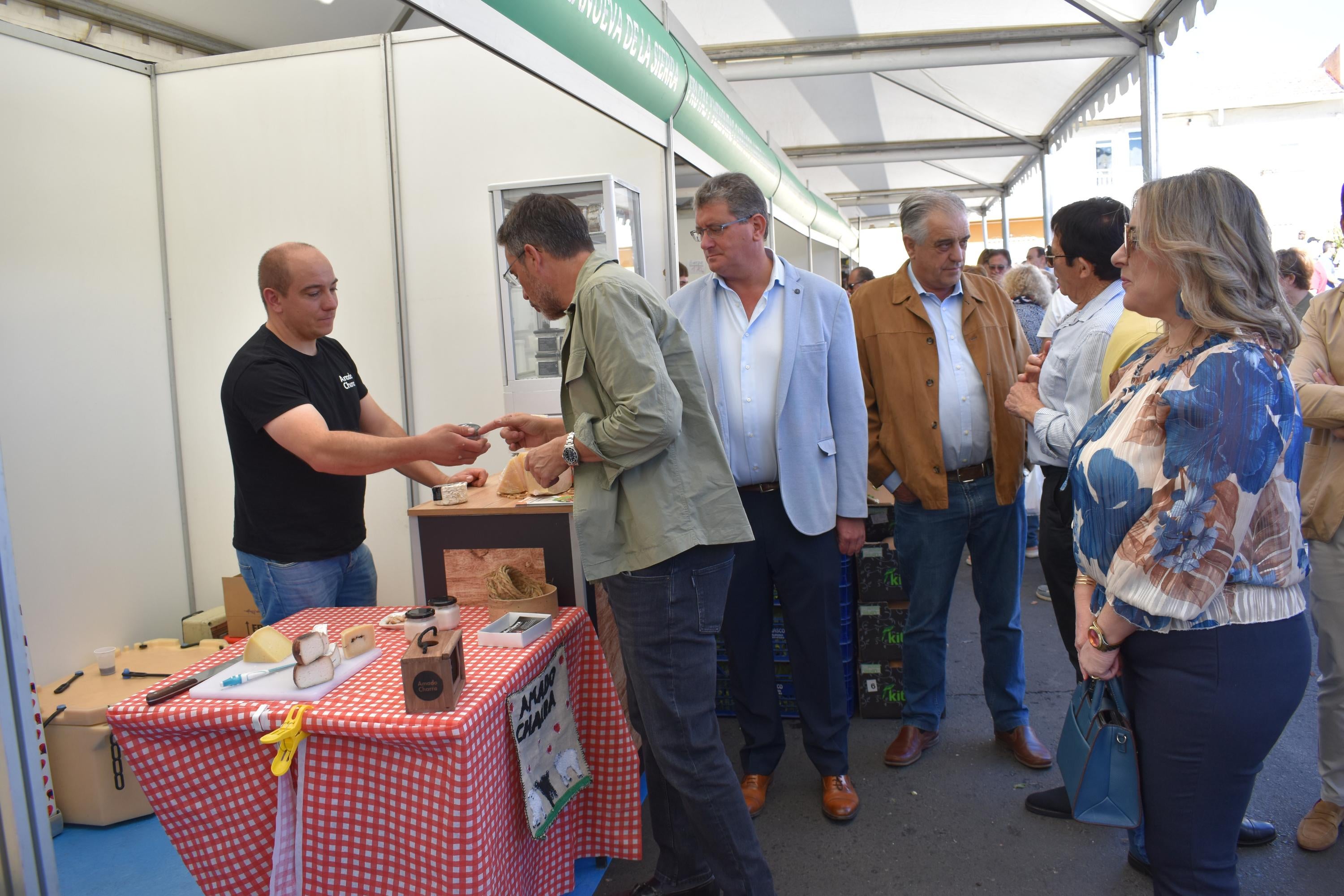 Cabrerizos triunfa con su feria agroalimentaria