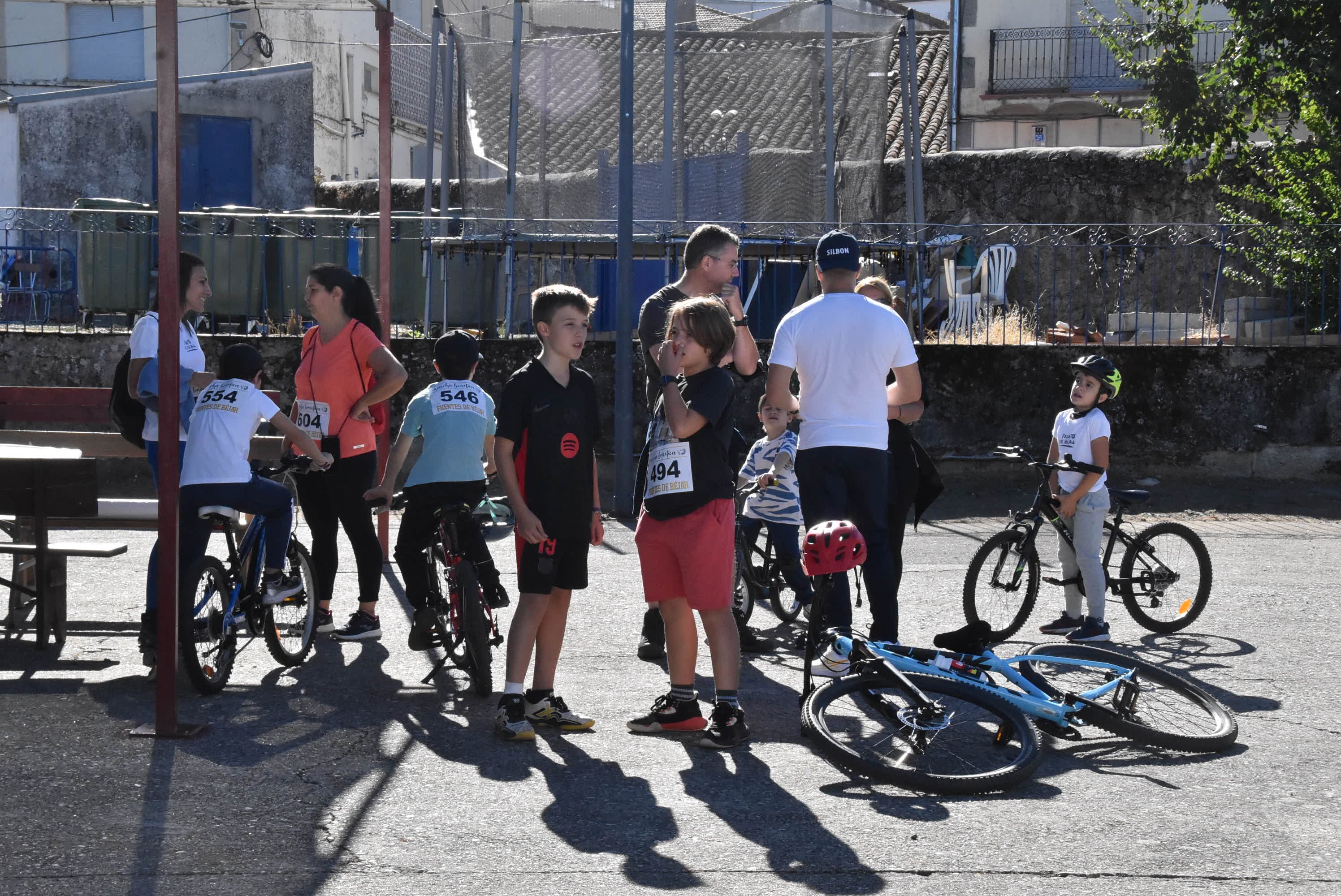Fuentes de Béjar camina por la esclerosis múltiple