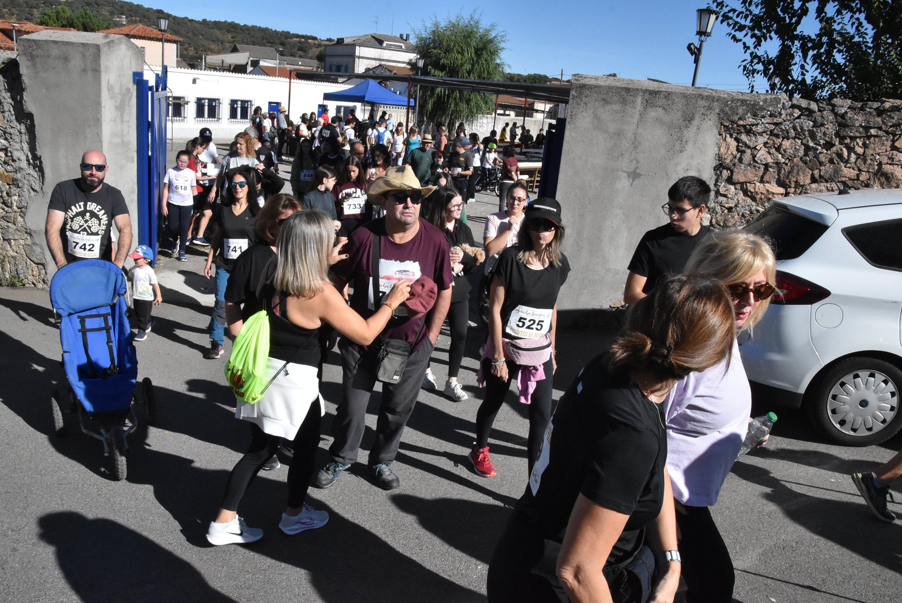 Fuentes de Béjar camina por la esclerosis múltiple