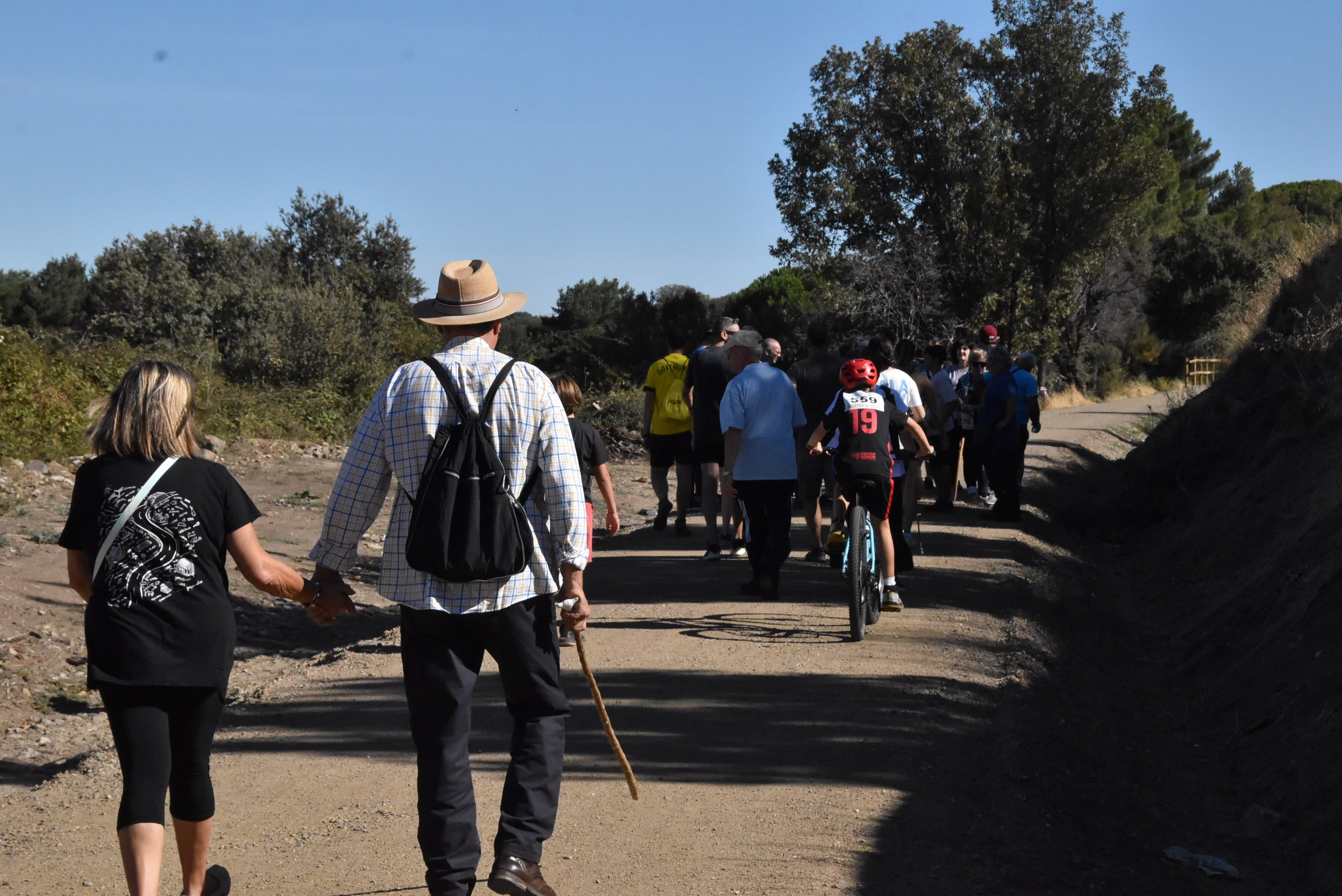 Fuentes de Béjar camina por la esclerosis múltiple