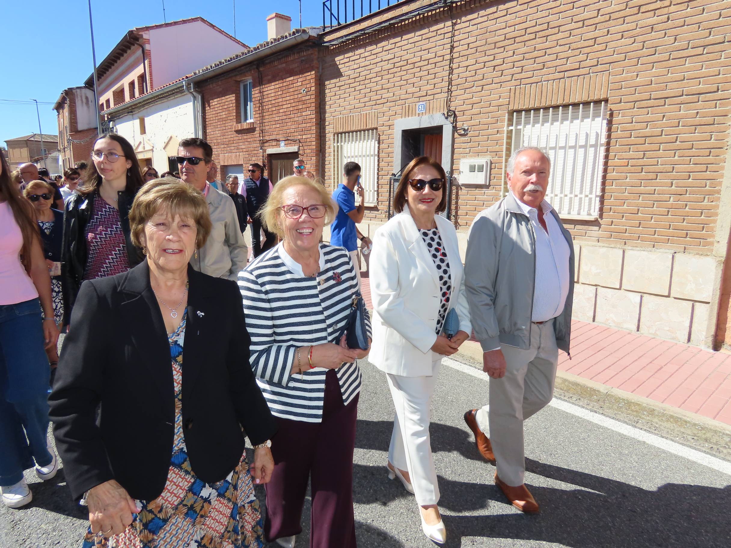 Rágama obsequia con cariño a la Virgen del Rosario