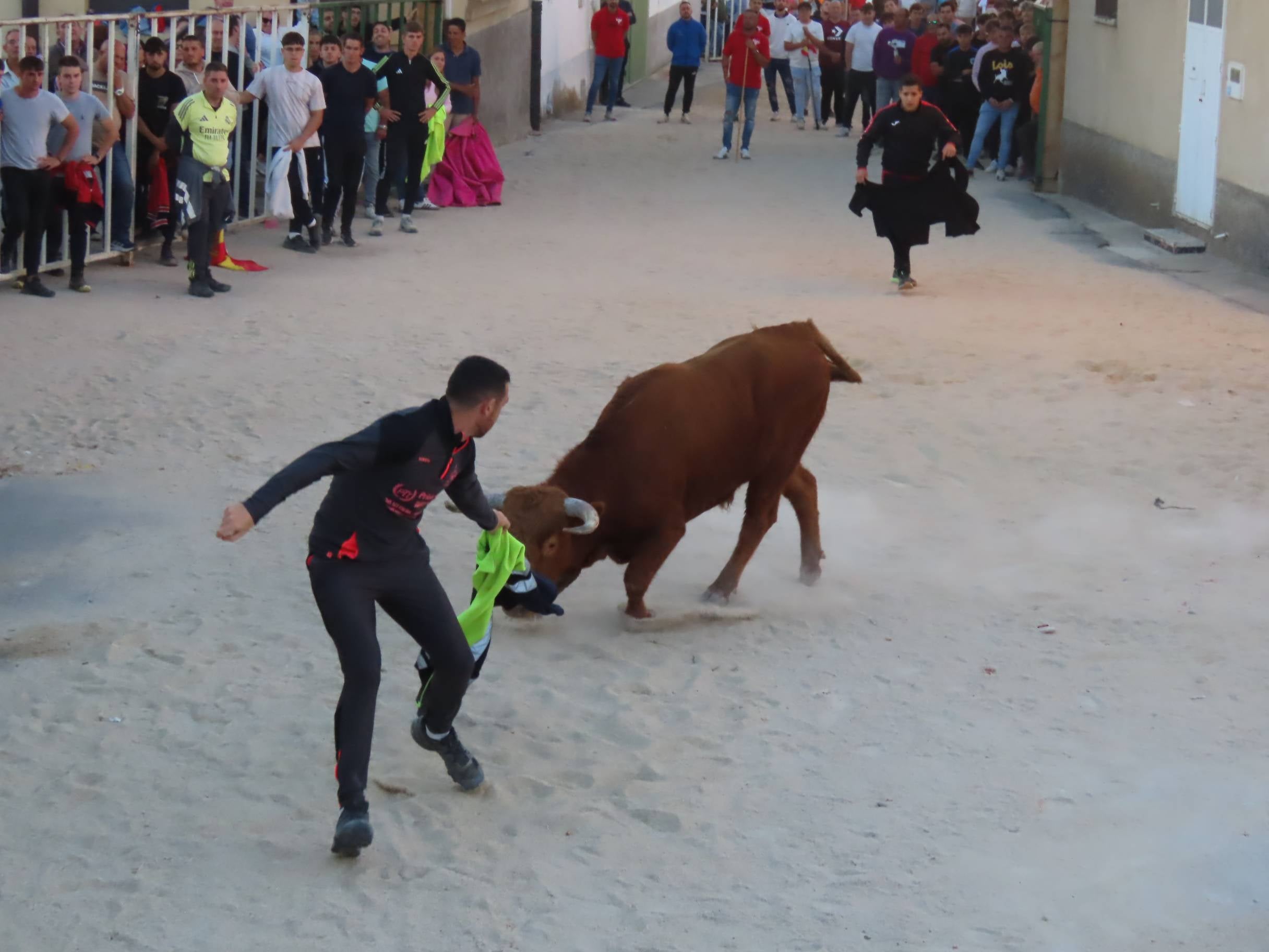 Derroche de adrenalina y alegría en las calles de Poveda de las Cintas
