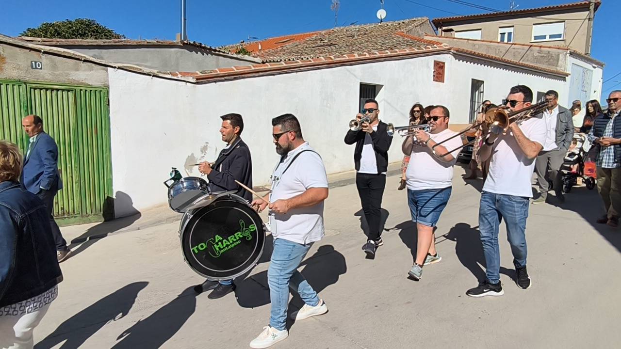 Derroche de adrenalina y alegría en las calles de Poveda de las Cintas
