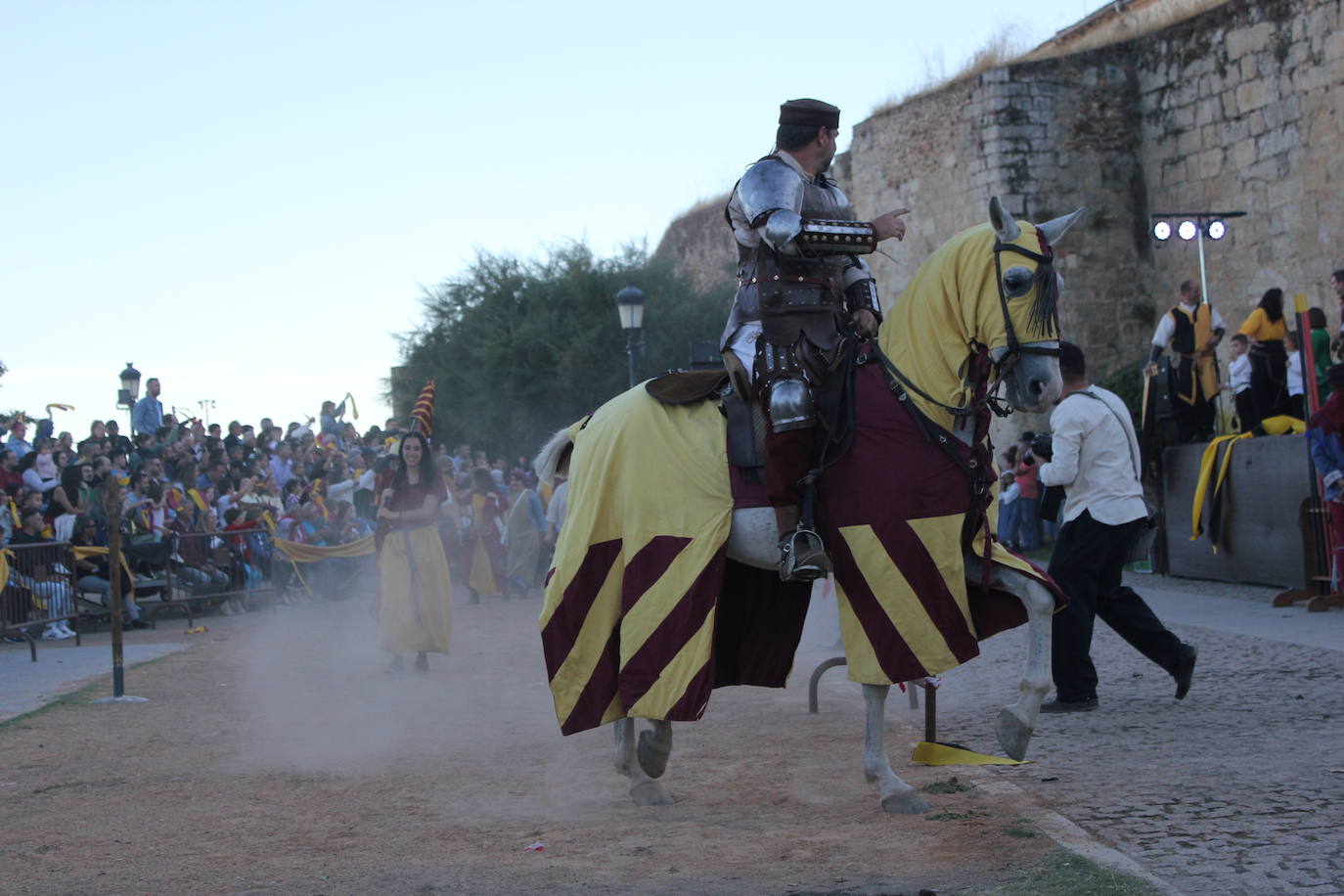 Ciudad Rodrigo despide la VIII Feria Medieval con el poderío de los caballeros