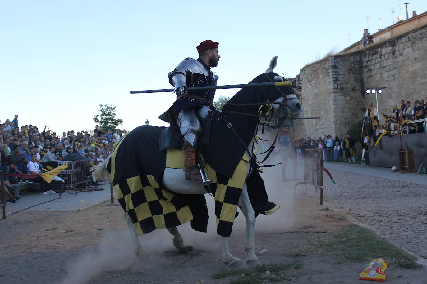 Ciudad Rodrigo despide la VIII Feria Medieval con el poderío de los caballeros