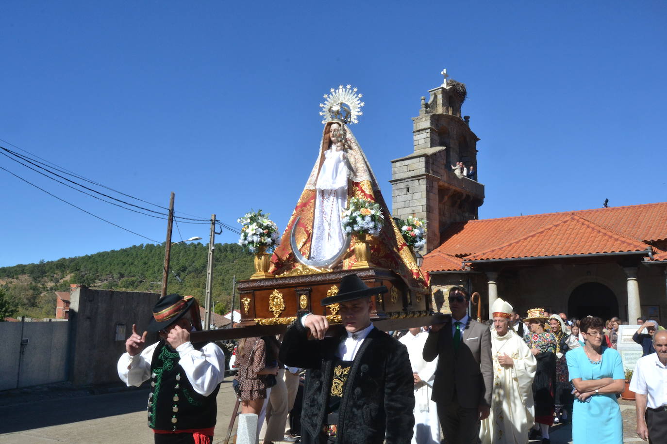 El Maíllo rinde pleitesía a la Virgen del Rosario