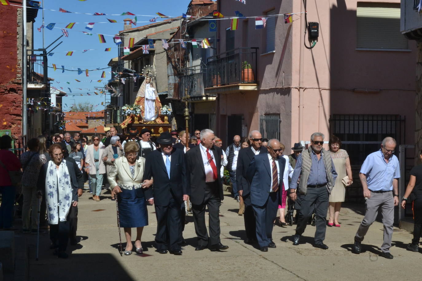 El Maíllo rinde pleitesía a la Virgen del Rosario