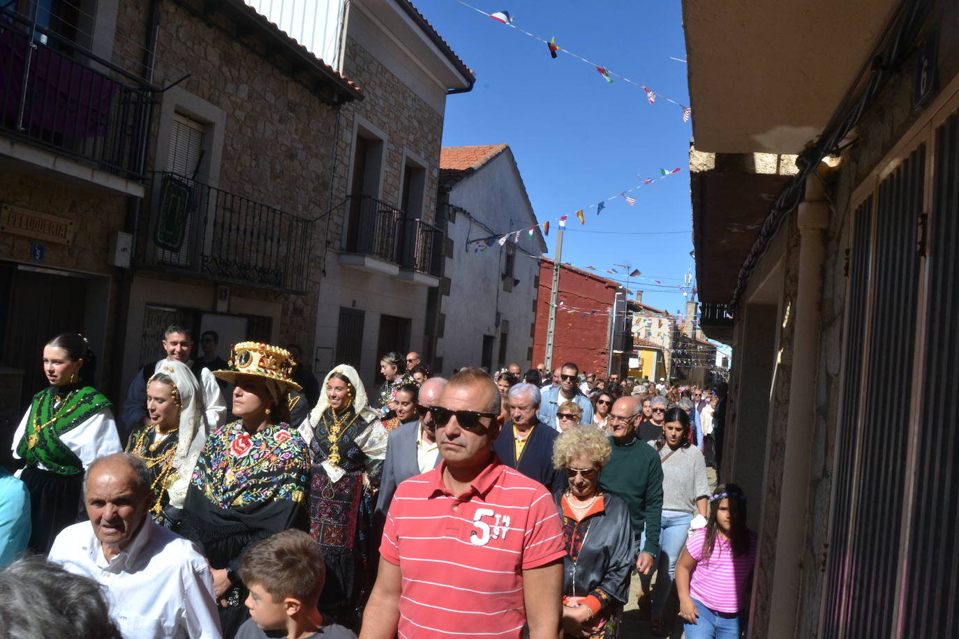 El Maíllo rinde pleitesía a la Virgen del Rosario
