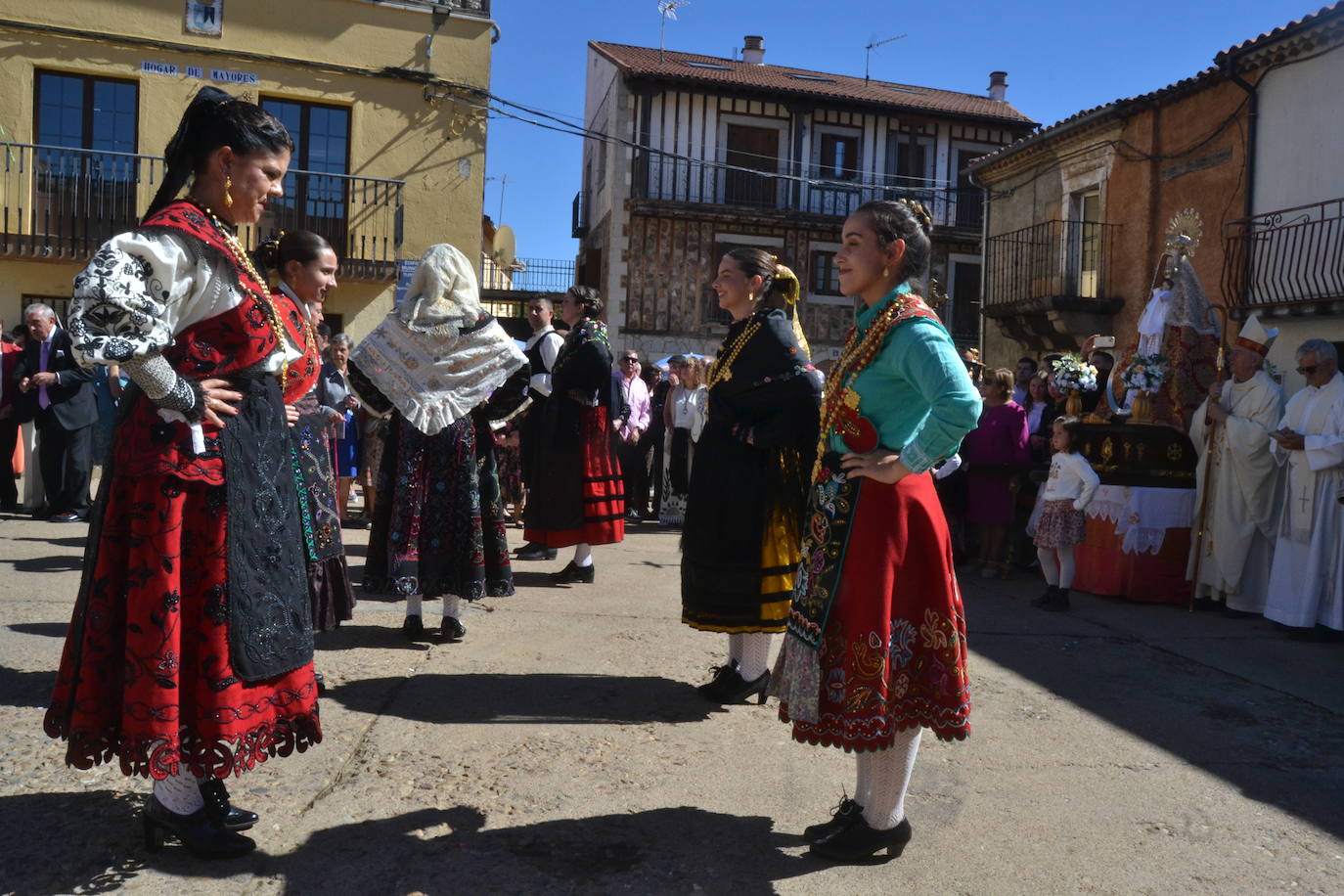 El Maíllo rinde pleitesía a la Virgen del Rosario