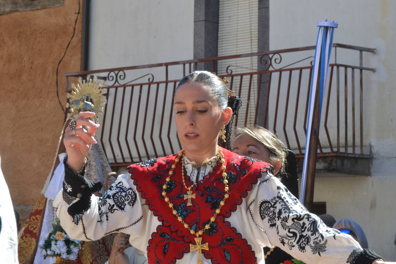El Maíllo rinde pleitesía a la Virgen del Rosario