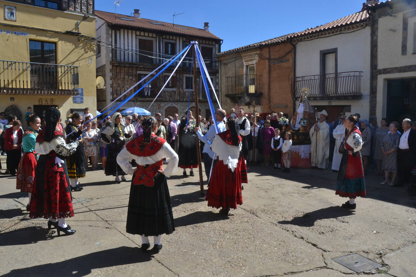 El Maíllo rinde pleitesía a la Virgen del Rosario