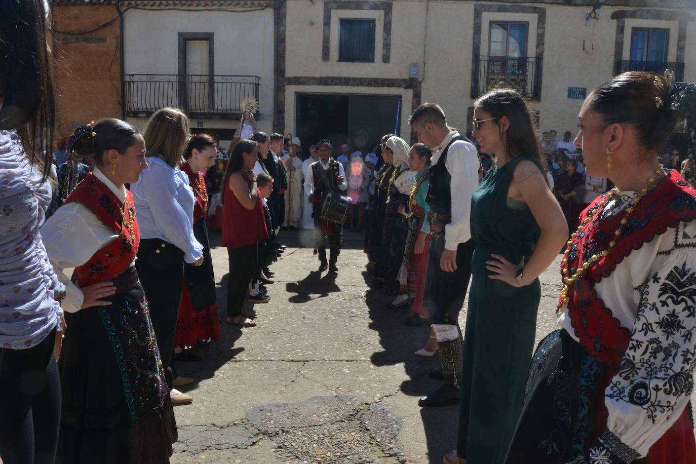 El Maíllo rinde pleitesía a la Virgen del Rosario