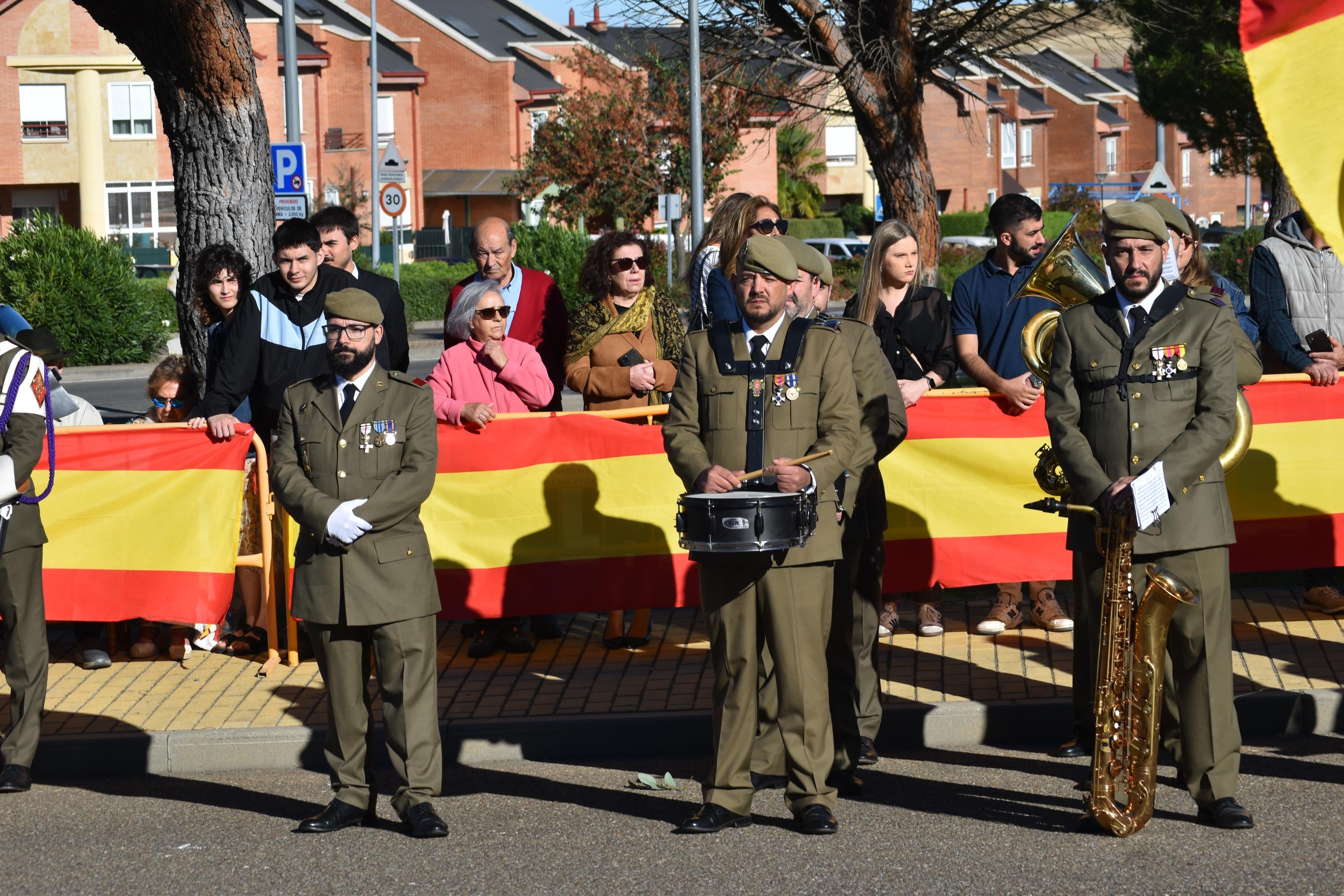 Villamayor celebra su primera Jura de Bandera civil con la participación de 104 ciudadanos