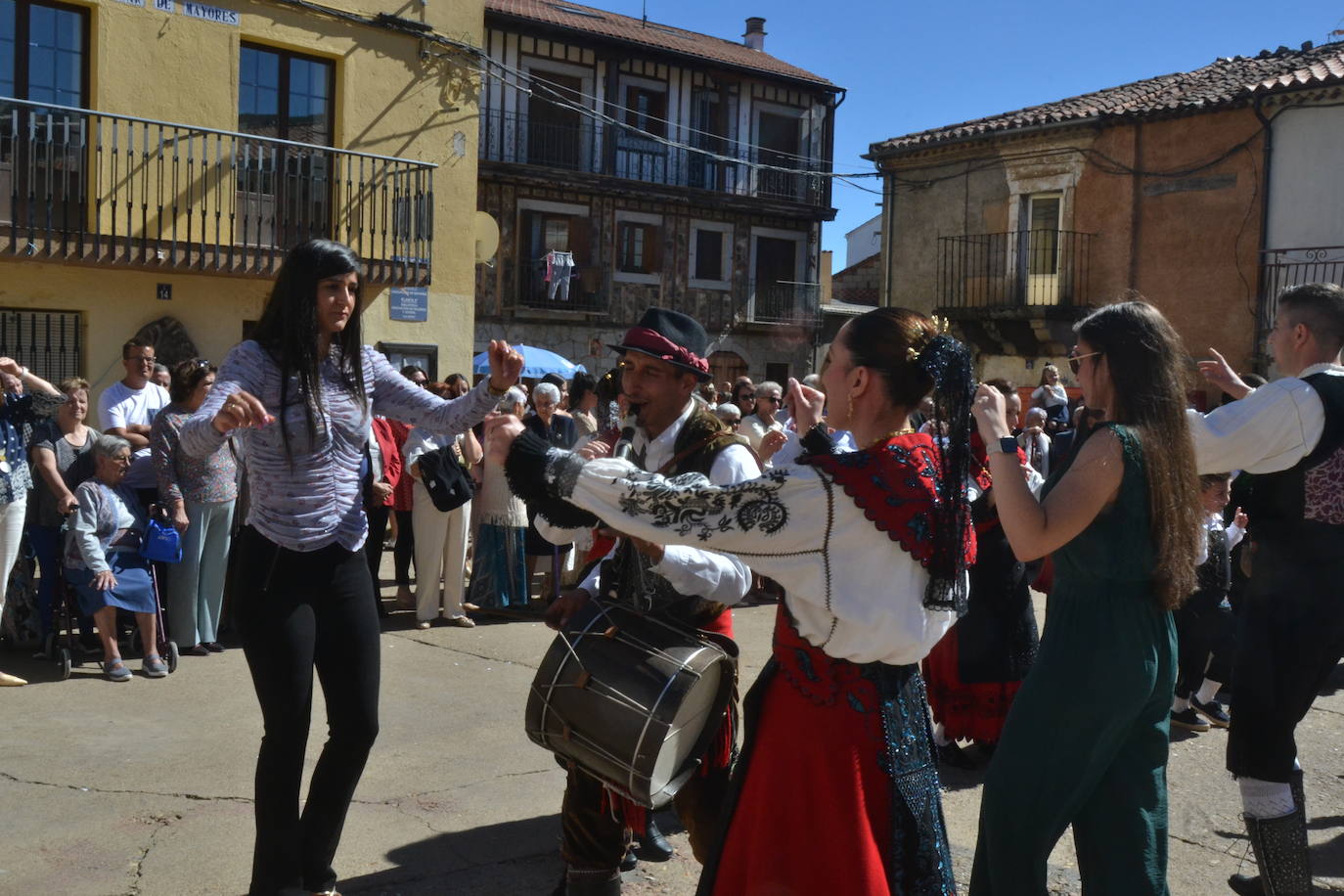 El Maíllo rinde pleitesía a la Virgen del Rosario