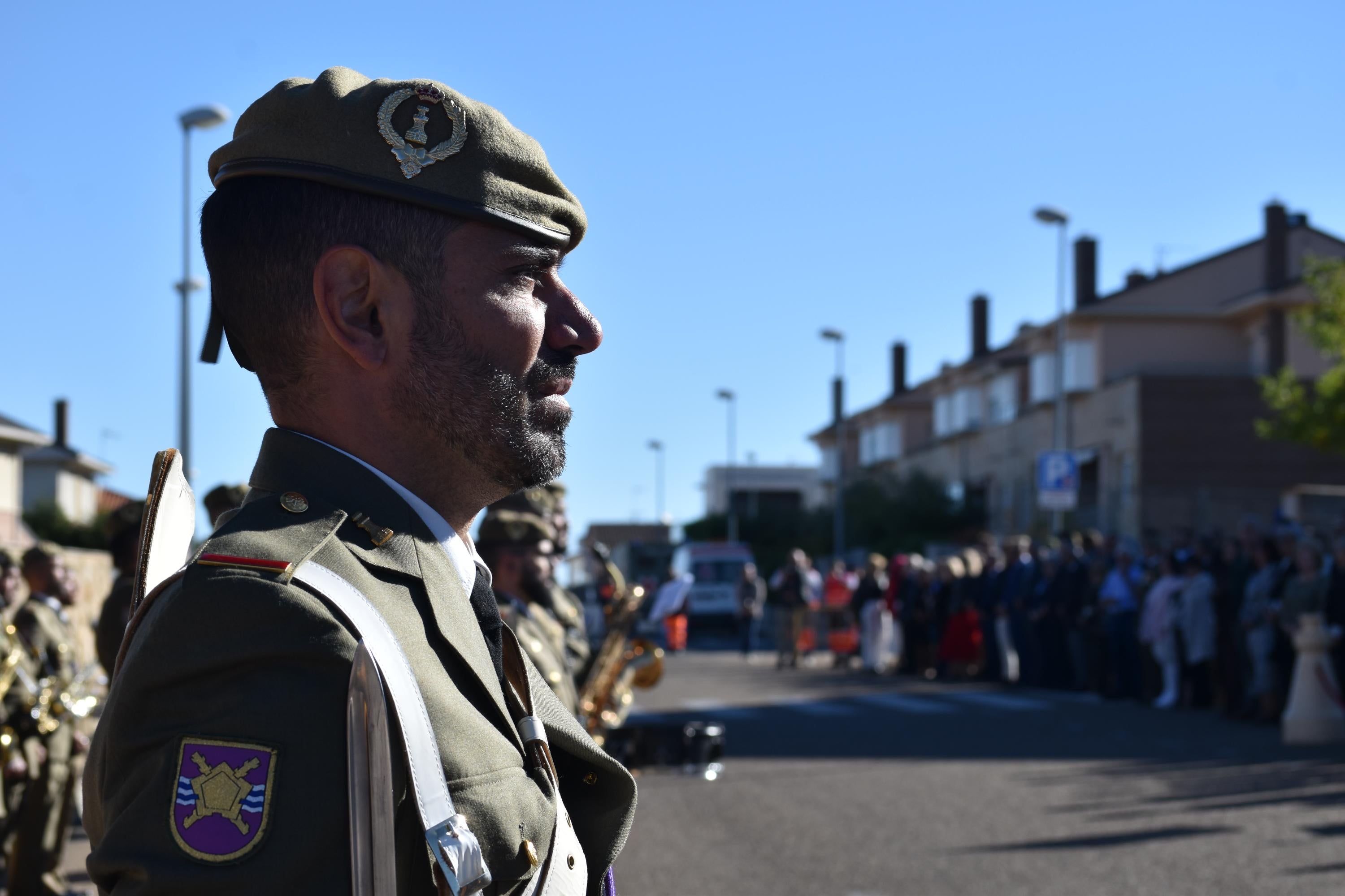 Villamayor celebra su primera Jura de Bandera civil con la participación de 104 ciudadanos