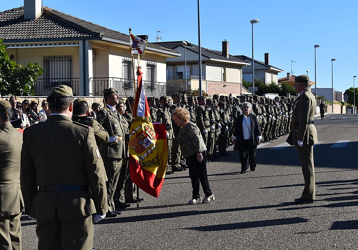 Villamayor celebra su primera Jura de Bandera civil con la participación de 104 ciudadanos