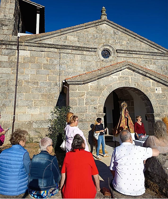 Imagen secundaria 2 - Diferentes momentos de la celebración.