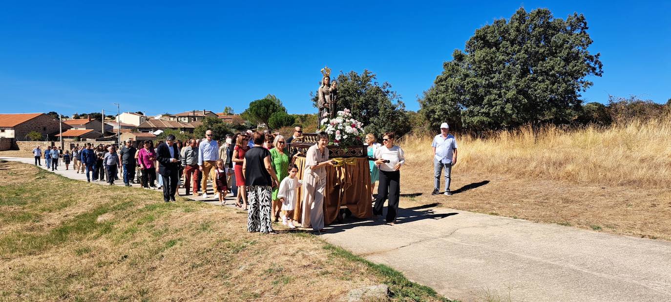 Navamorales despide sus fiestas de la Virgen del Rosario