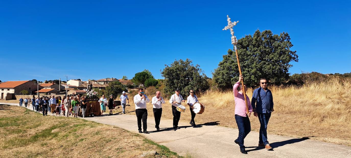 Navamorales despide sus fiestas de la Virgen del Rosario
