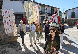 La procesión con la Virgen del Rosario abrió los actos en Cantagallo