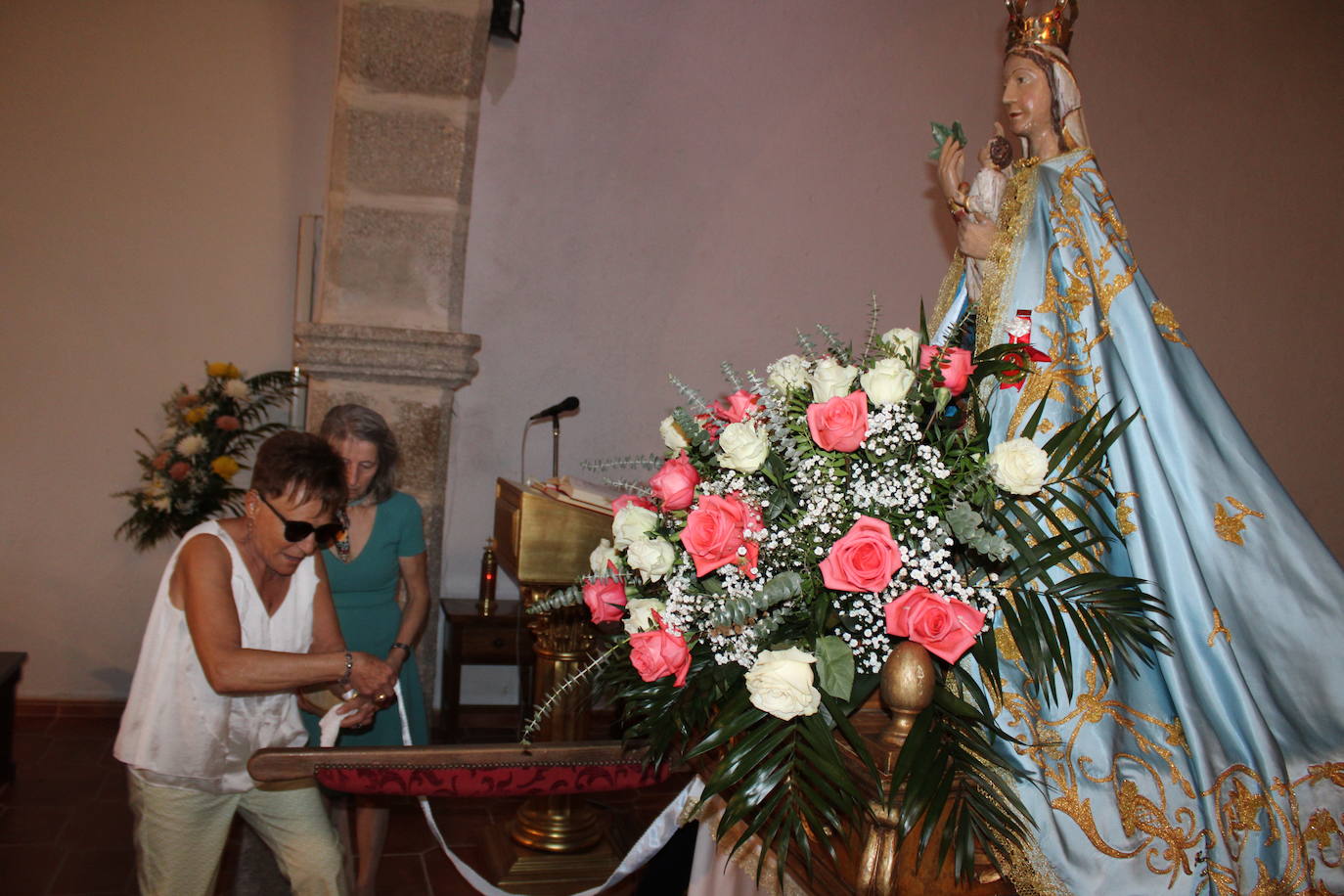 Ofrendas de devoción a la Virgen de la Yedra