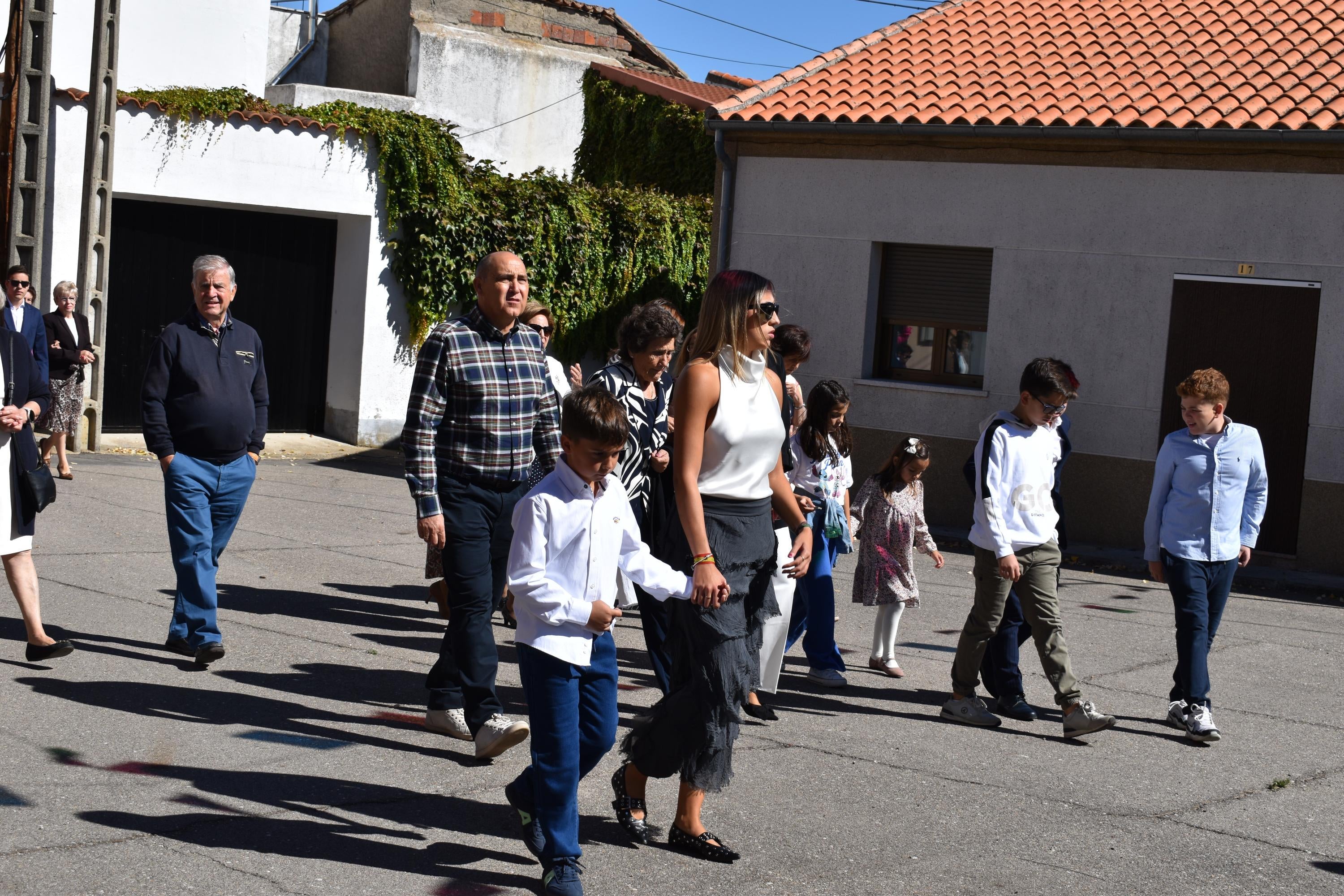 Día grande en Aldehuela de la Bóveda con procesión, bueyada infantil y autos locos