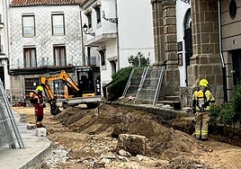 La rotura de una tubería de gas en las reanudadas obras del barrio de San Juan de Béjar obliga a paralizarlas de nuevo