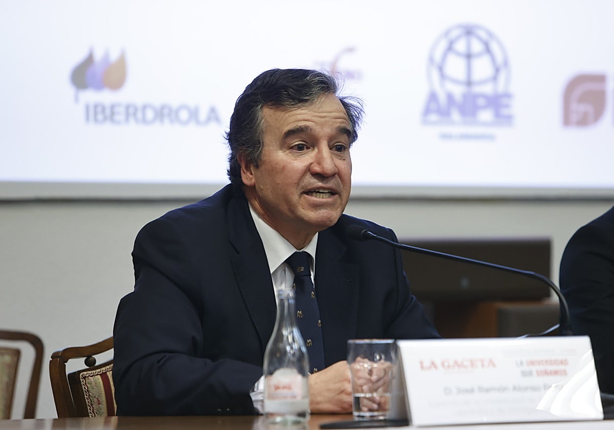 El neurocientífico José Ramón Alonso es uno de los directores del curso.