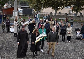 La ofrenda floral, en las fiestas del pasado año.