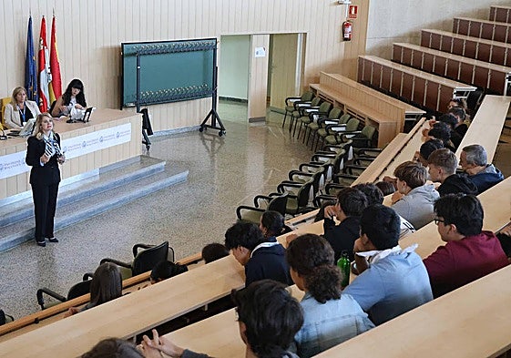 La presidenta de Fundaneed, Pilar Samaniego, presenta las VII Jornadas de EducaMental.