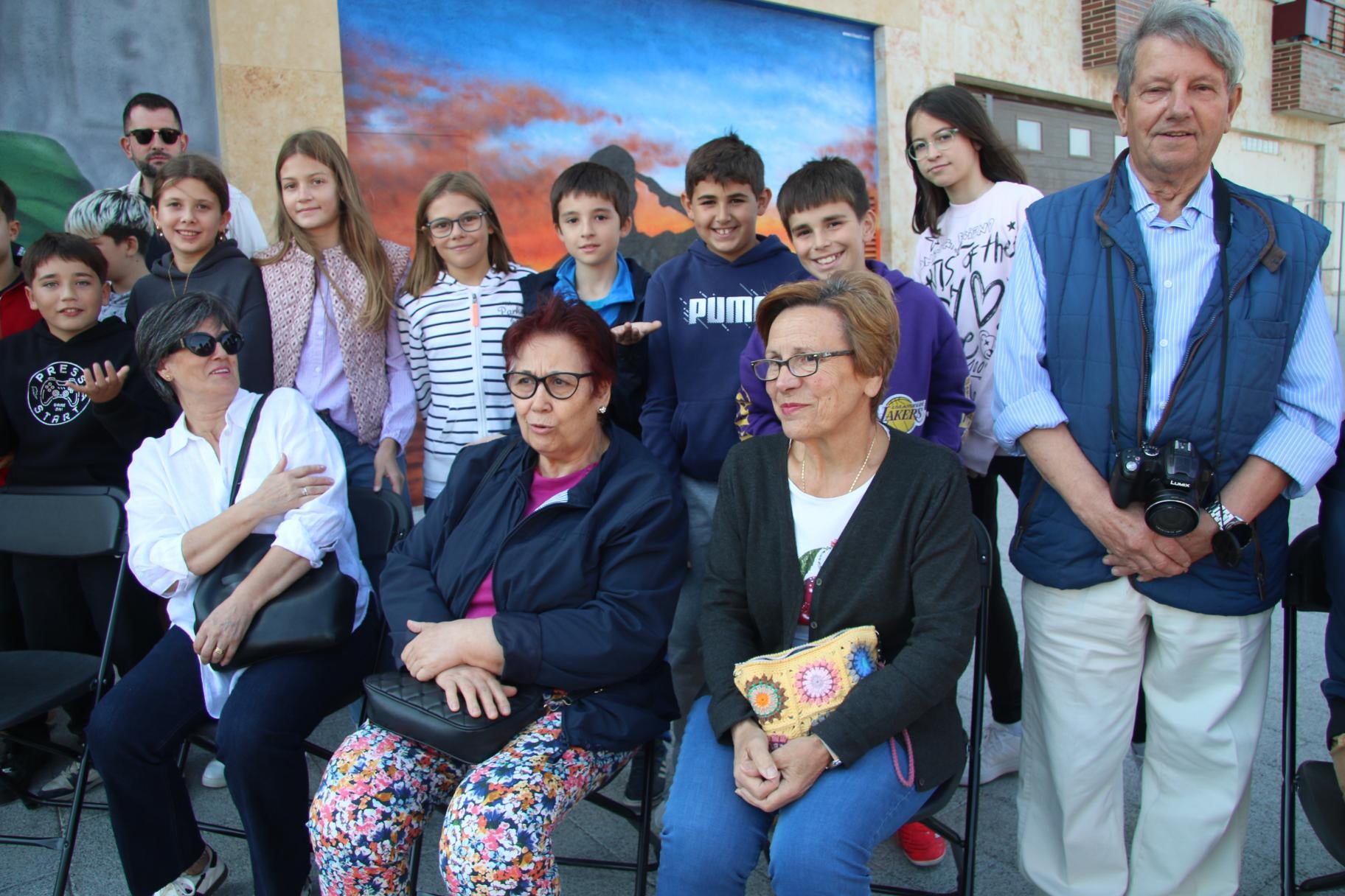 Villares homenajea a la Benemérita