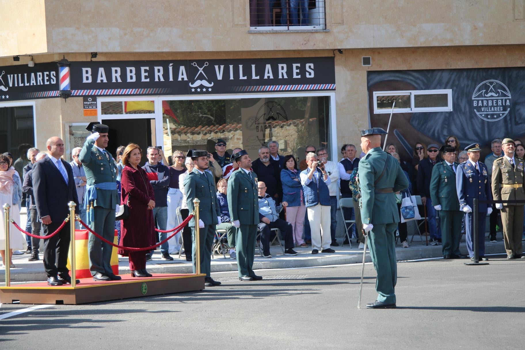Villares homenajea a la Benemérita