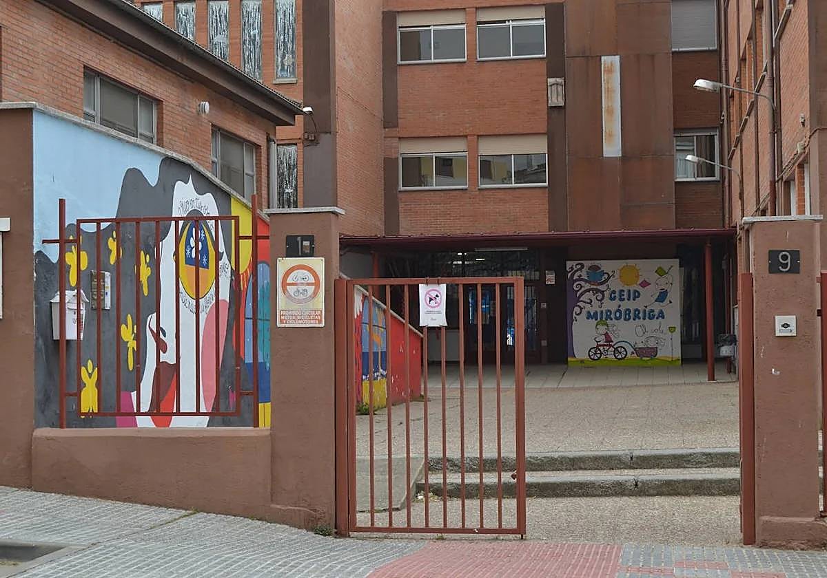 Exterior del colegio Miróbriga en Ciudad Rodrigo.
