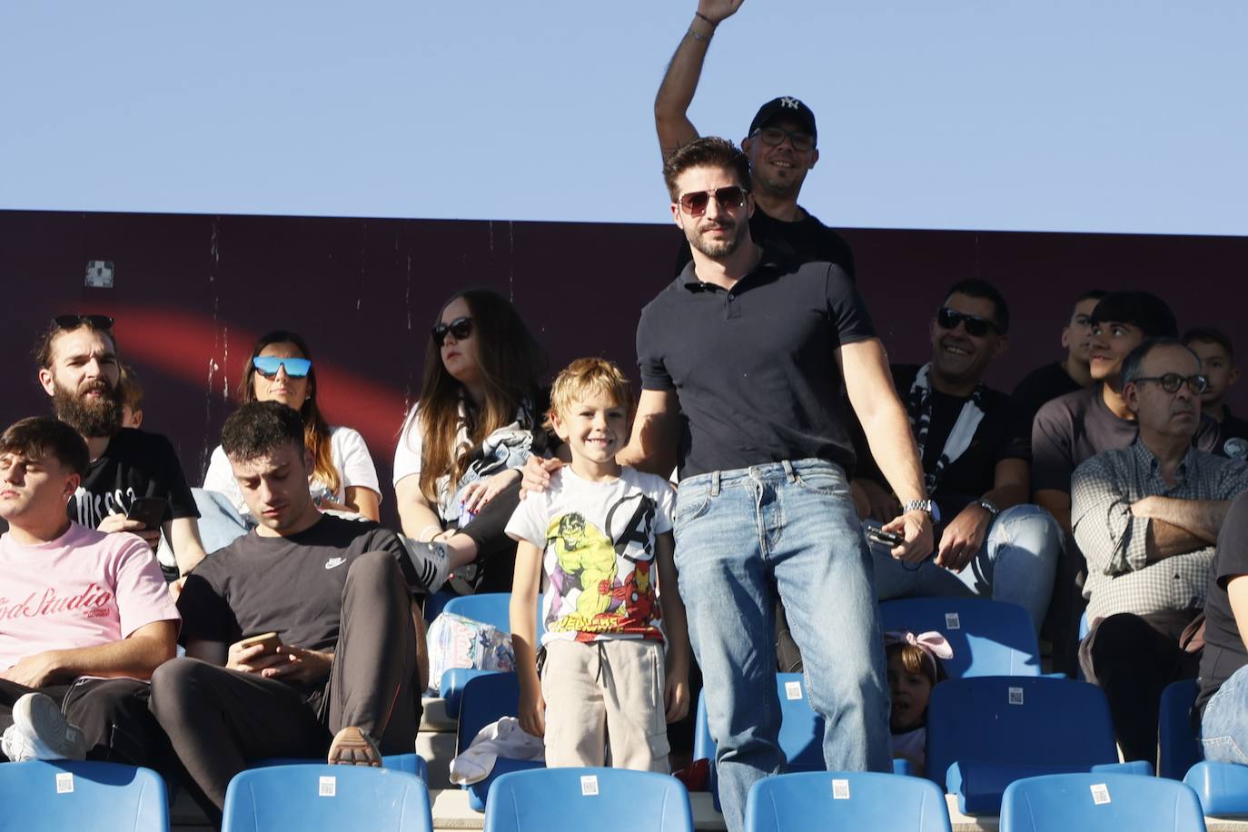 ¡Búscate en la grada del Reina Sofía en el partido entre Unionistas y la AD Mérida!