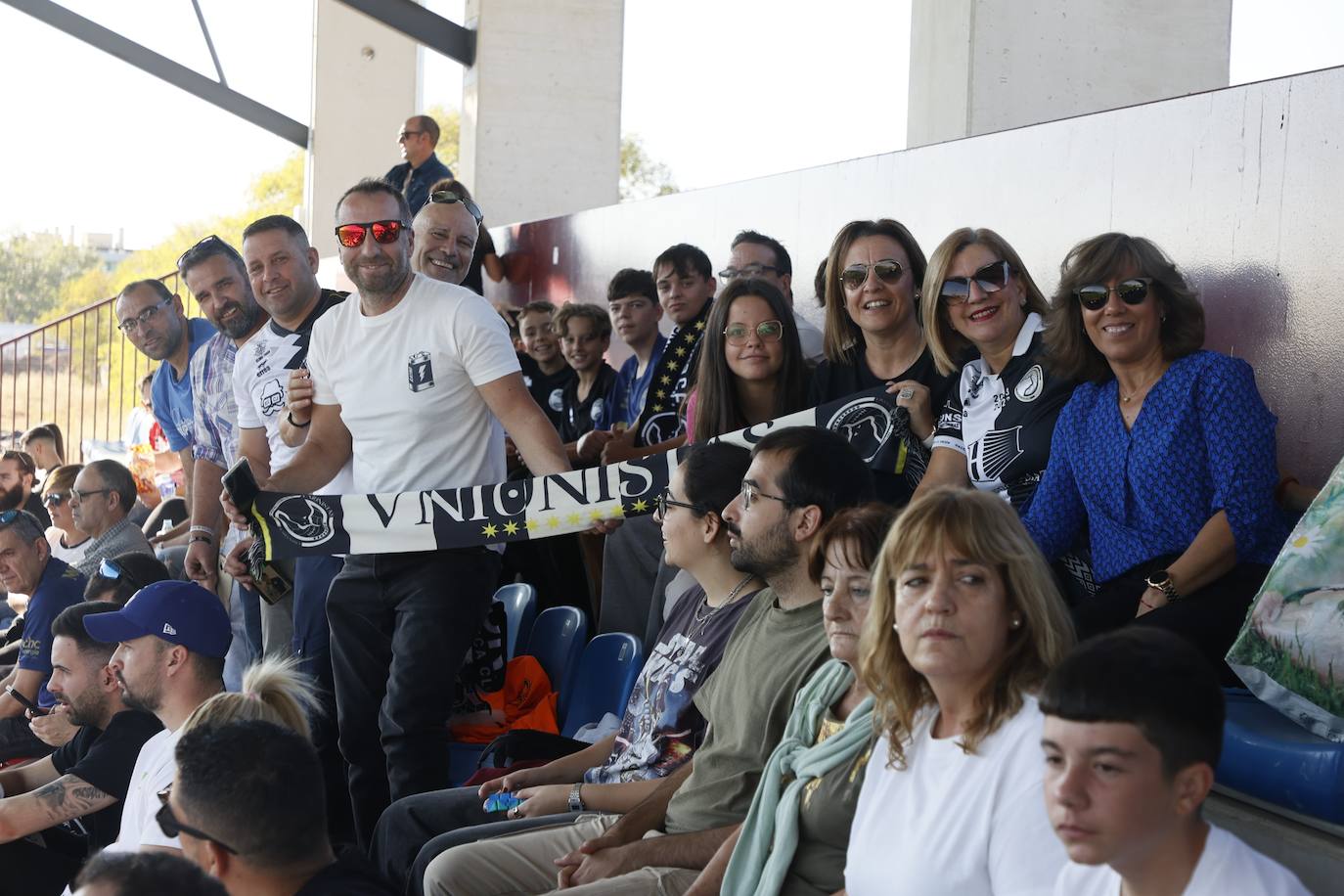 ¡Búscate en la grada del Reina Sofía en el partido entre Unionistas y la AD Mérida!