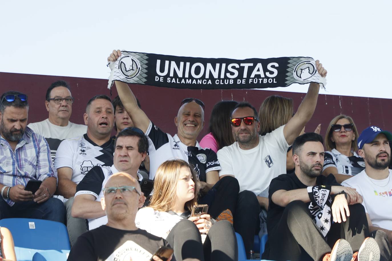 ¡Búscate en la grada del Reina Sofía en el partido entre Unionistas y la AD Mérida!