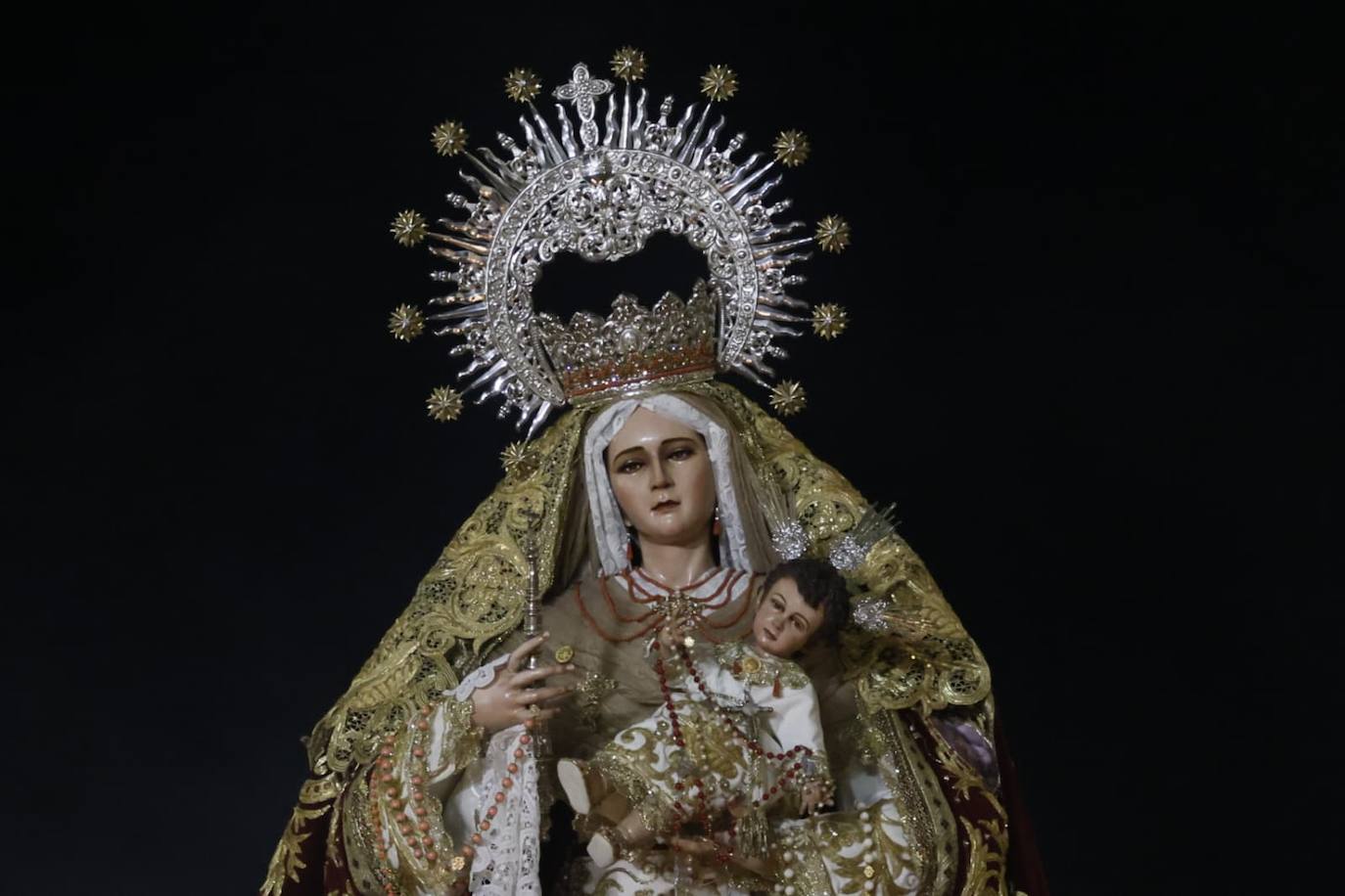 La procesión de la Virgen del Rosario en imágenes