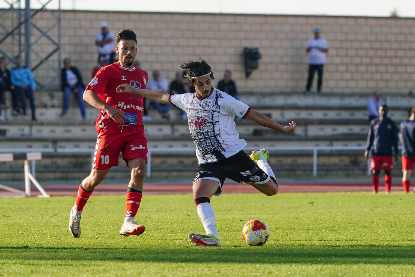 El triunfo del Salamanca UDS en Las Pistas ante la Sarriana en imágenes