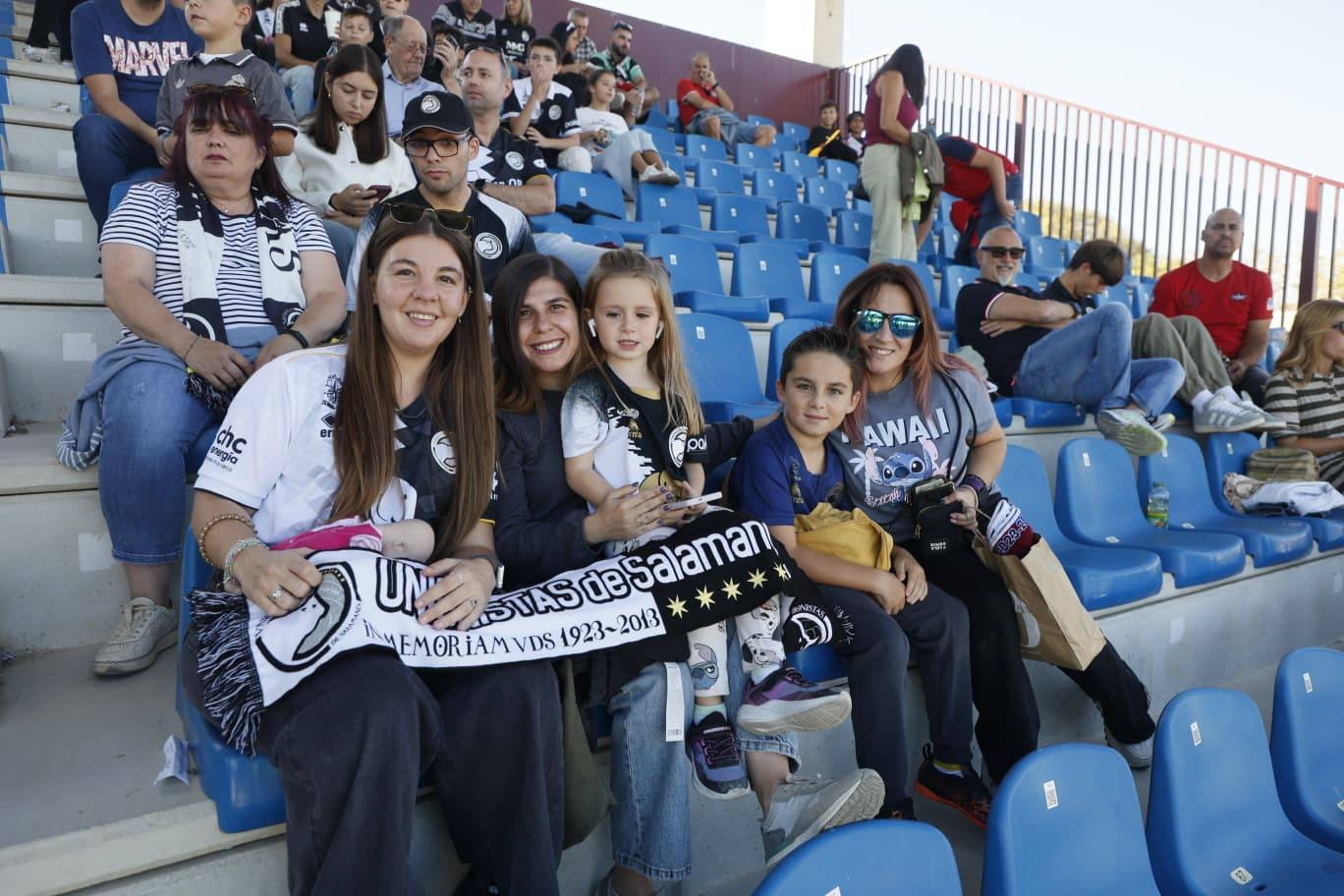 ¡Búscate en la grada del Reina Sofía en el partido entre Unionistas y la AD Mérida!