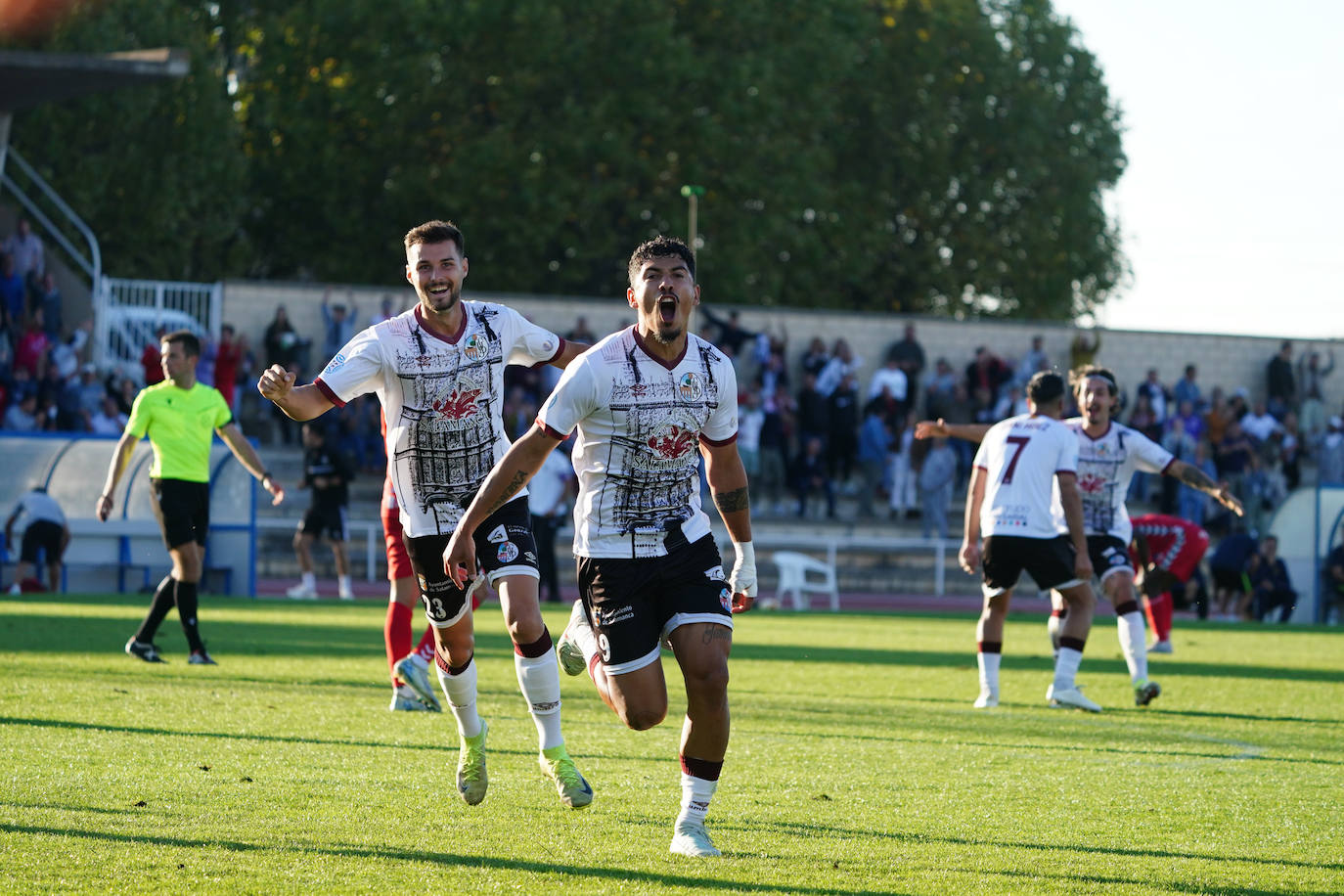 El triunfo del Salamanca UDS en Las Pistas ante la Sarriana en imágenes