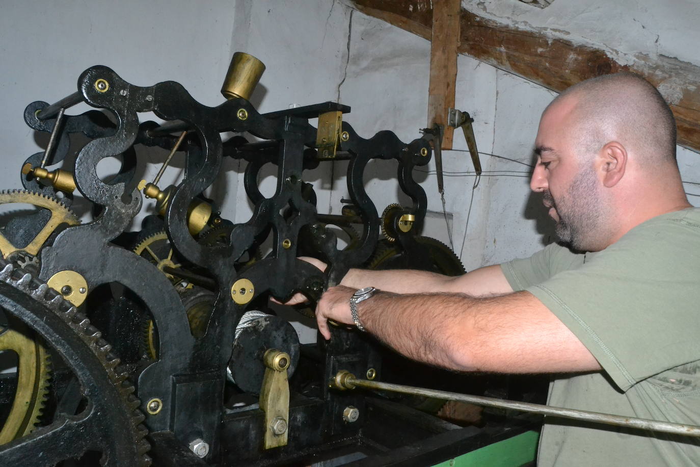 Devolviéndole el esplendor al reloj de la ciudad: «Es muy similar al que se encuentra en la Puerta del Sol»