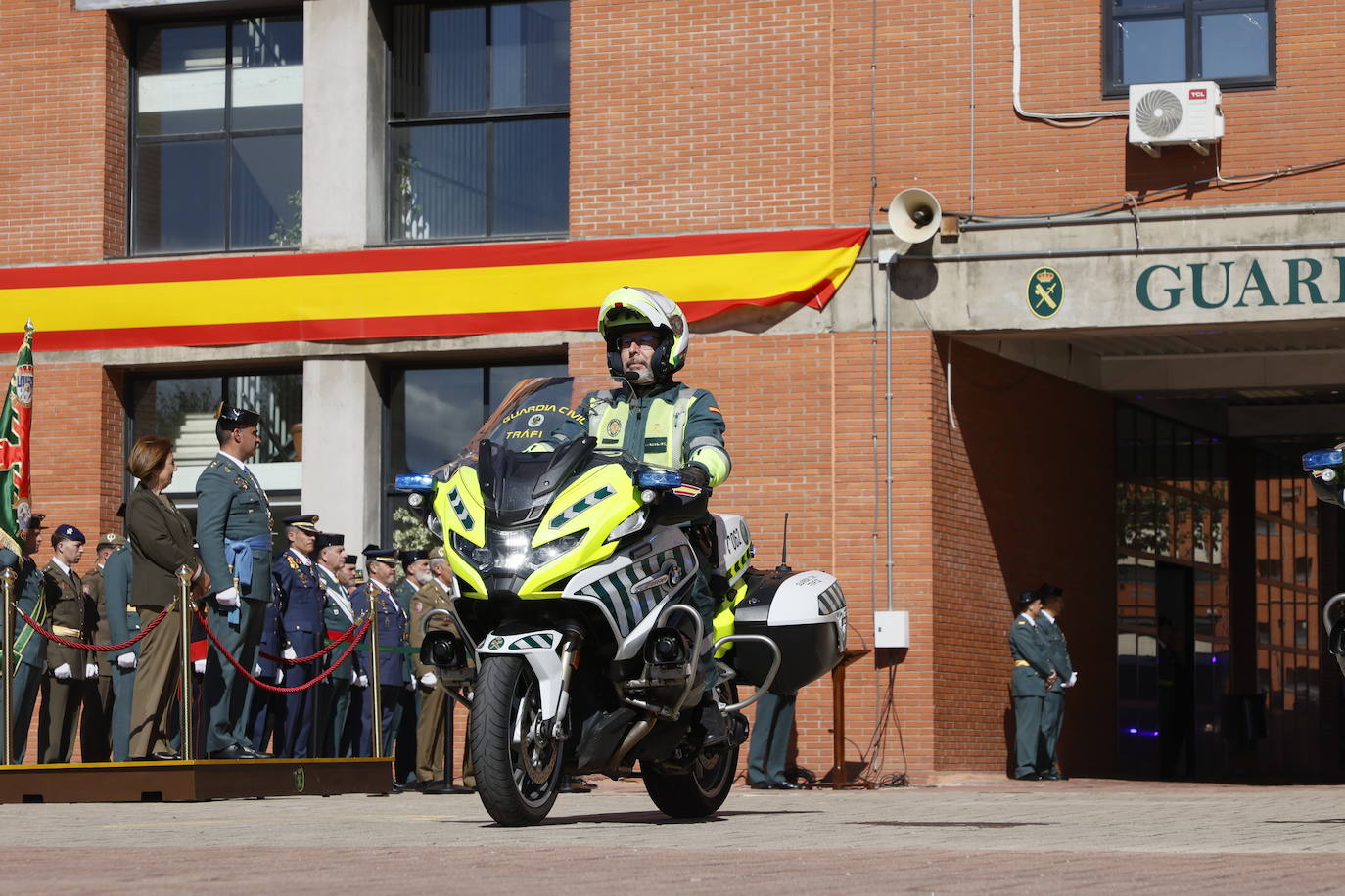 La celebración de la Guardia Civil por el Día del Pilar, en imágenes