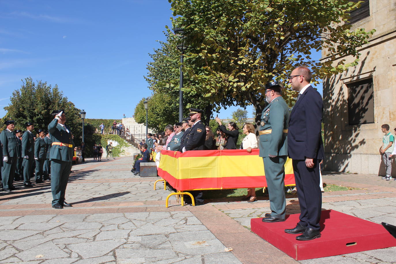 Solemnidad y fidelidad a la bandera, en los actos de la Guardia Civil de Ciudad Rodrigo