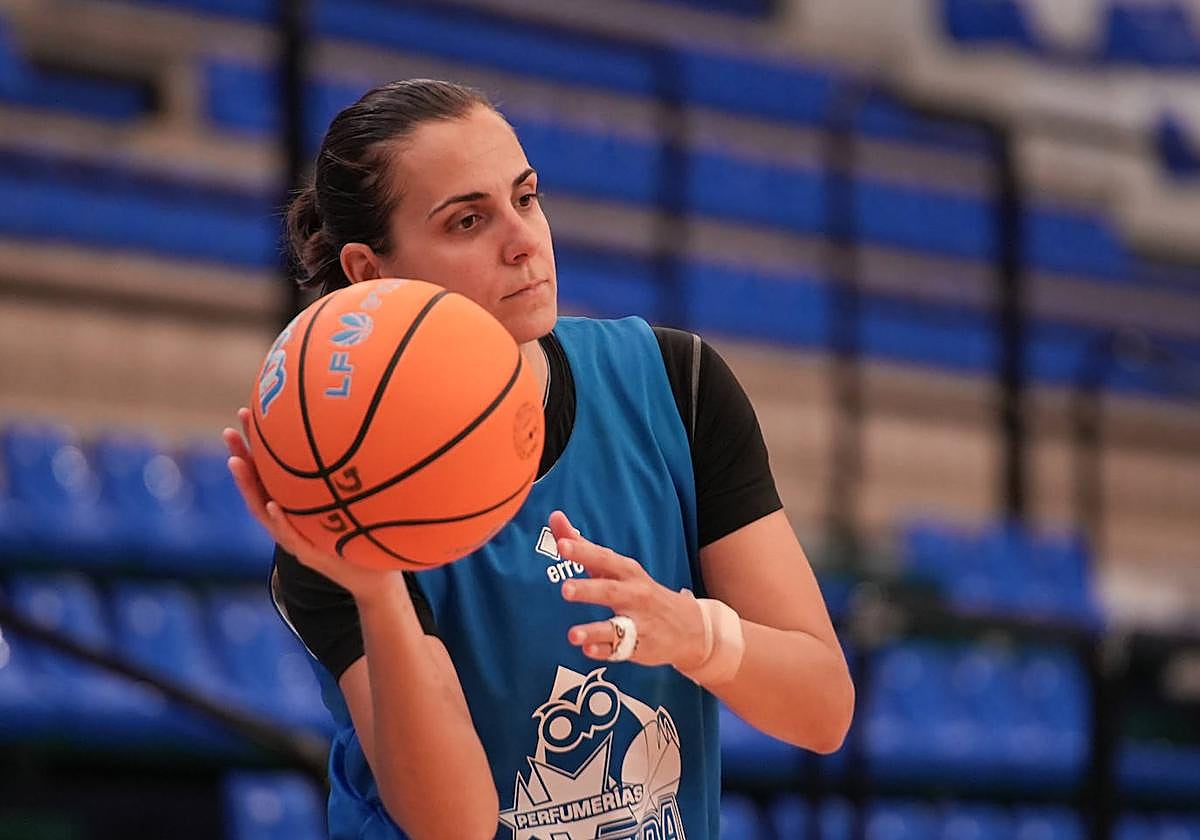 Andrea Vilaró durante la sesión de trabajo de este sábado, la única que ha tenido Avenida para preparar el encuentro ante el Cadí La Seu.