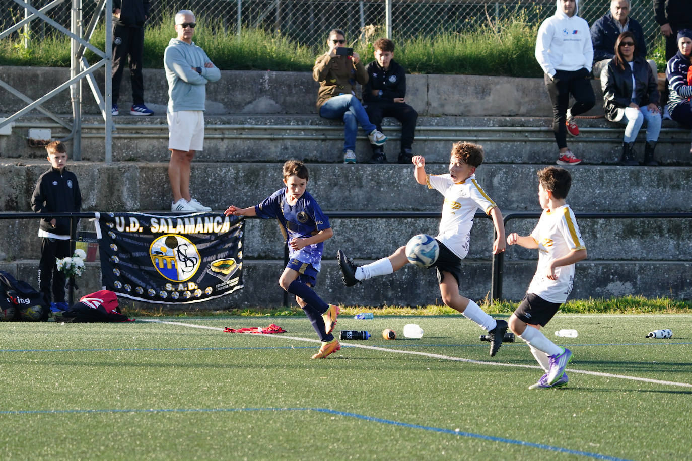 La jornada del fútbol base salmantino, en imágenes