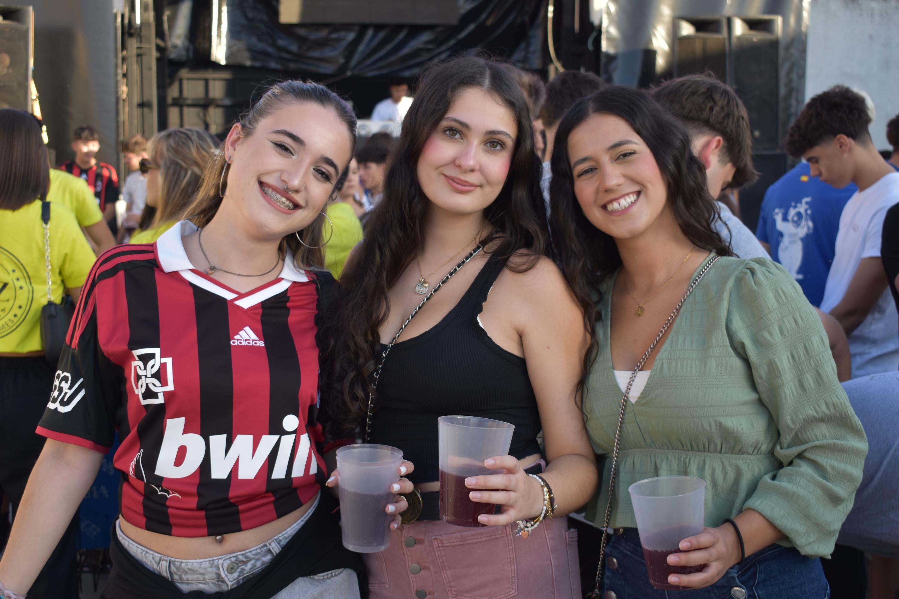 La ofrenda floral y el chupinazo dan color al arranque festivo en Alba de Tormes