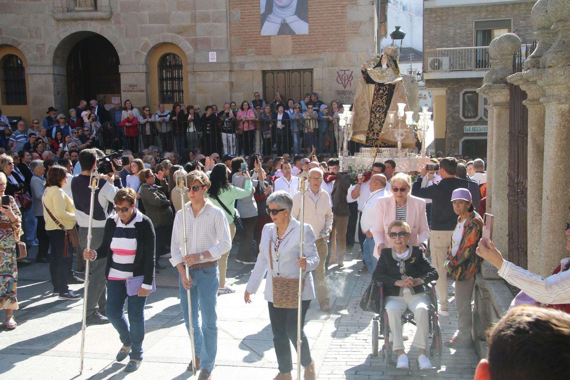 Alba estalla en fiestas en honor a la Santa Andariega